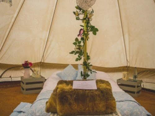 Skipbridge Farm Shepherds Huts Campground Green Hammerton Extérieur photo